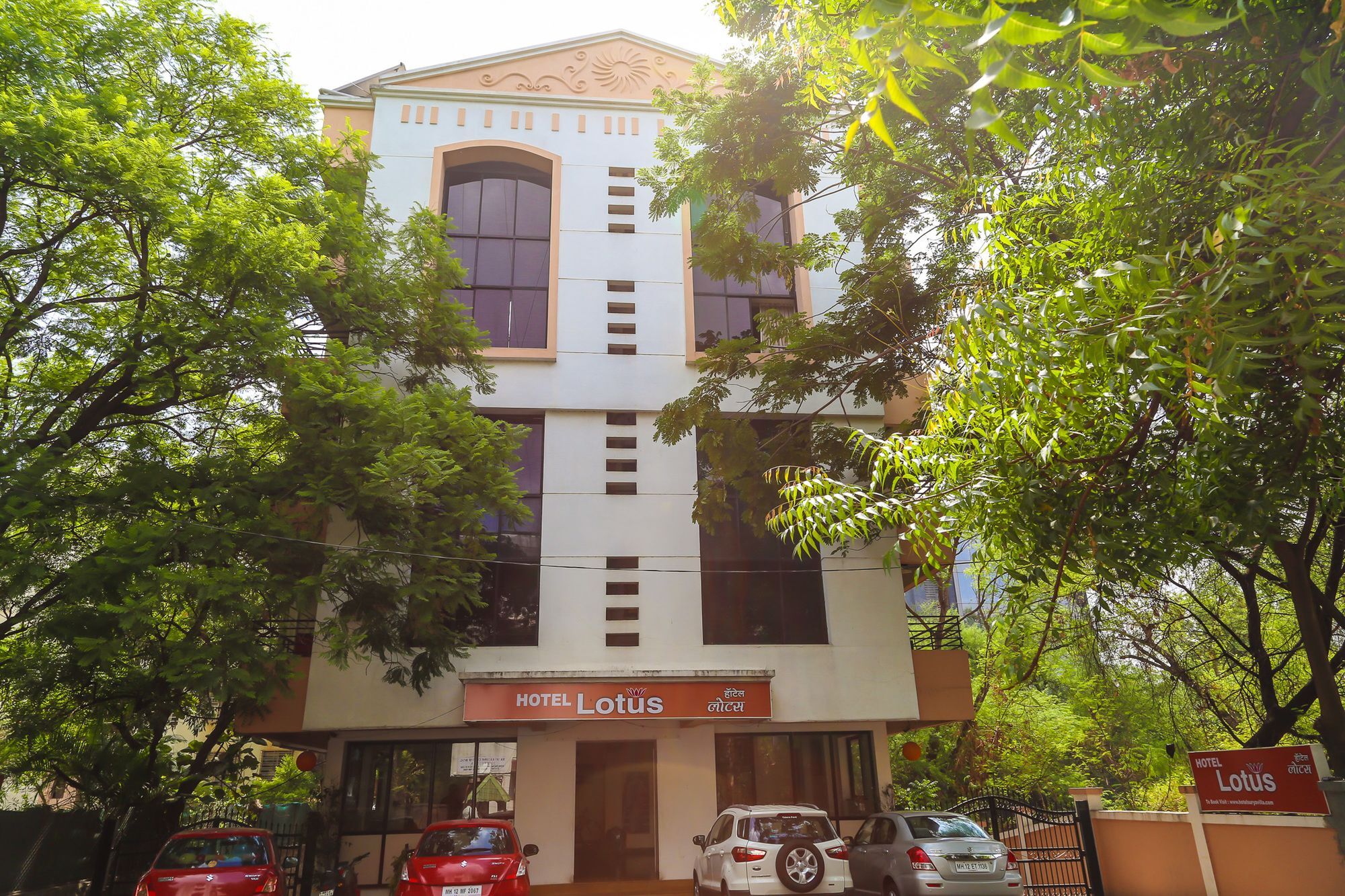 Hotel Lotus Pune Dış mekan fotoğraf