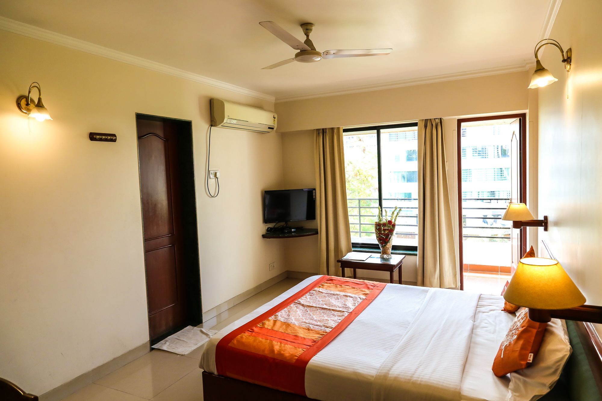 Hotel Lotus Pune Dış mekan fotoğraf